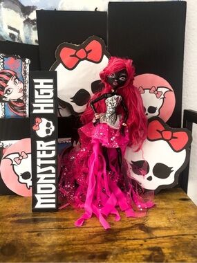 Monster-high Pink Stickers